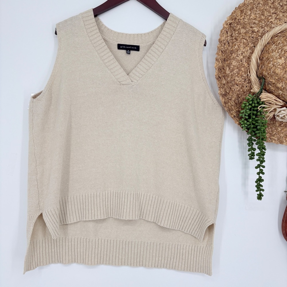 Stradivarius Cream V-Neck Sleeveless Sweater Vest